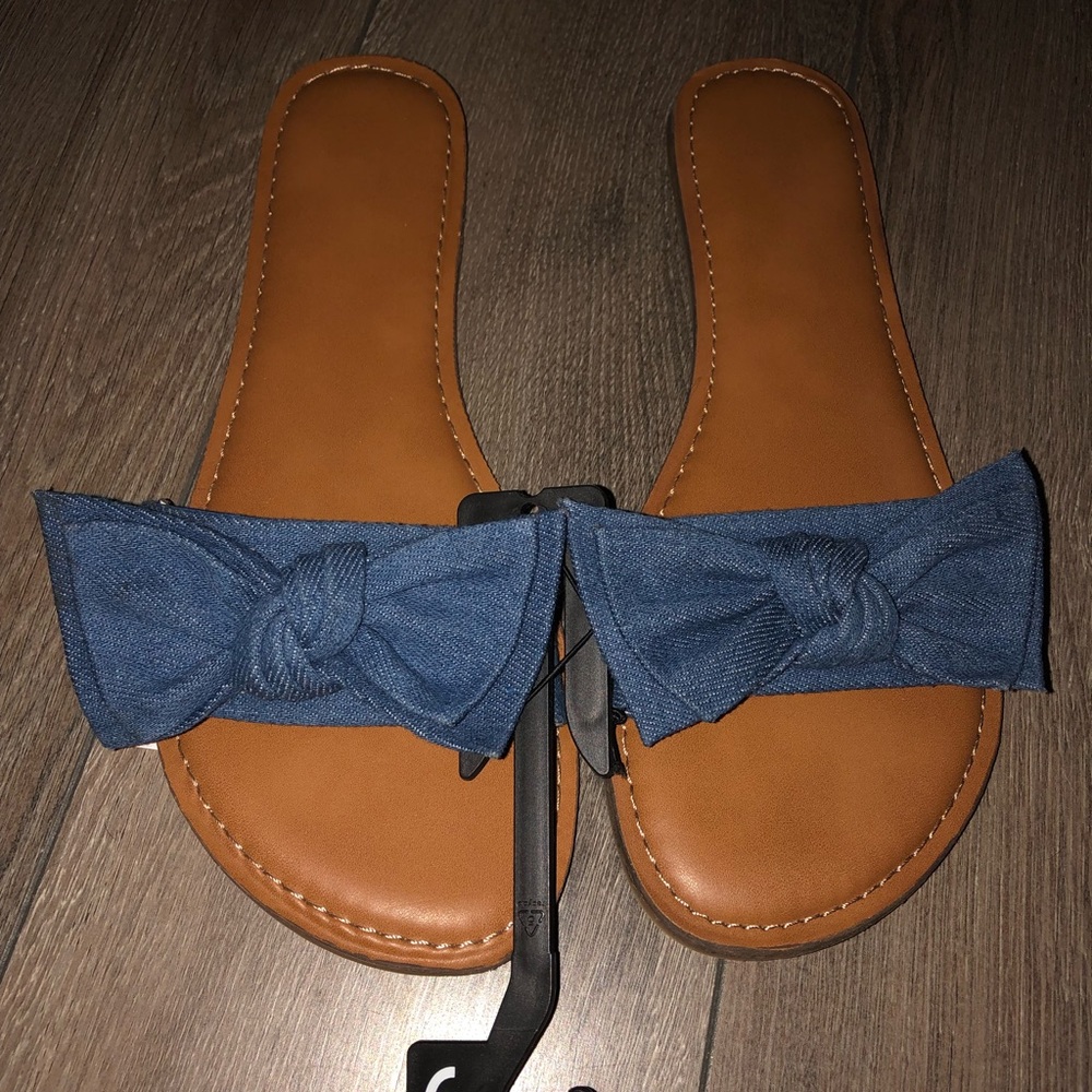 Time and tru blue bow sandals new size 9